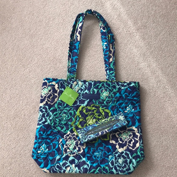 Vera Bradley Handbags - Vera Bradley tote and pen
